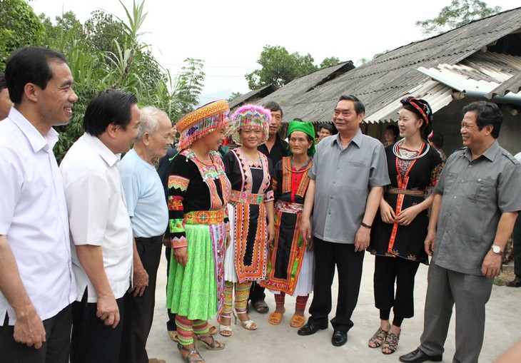 ທ່ານ Le Hong Anh ຜູ້ປະຈຳການຄະນະເລຂາສູນກາງພັກ ເຮັດວຽກຢູ່ແຂວງ ດ້ຽນບຽນ - ảnh 1